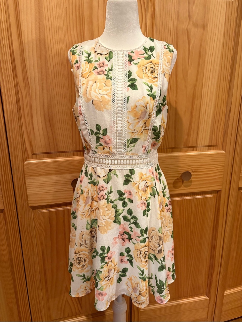 Disney Princess Belle Floral Crochet Lace Fit
& Flare Dress size M NWT